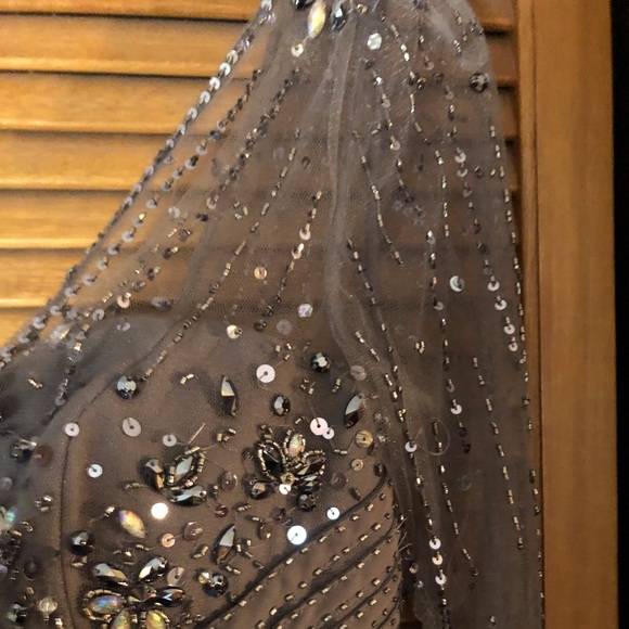 Montage smoke MOB gown - Picture 4 of 7